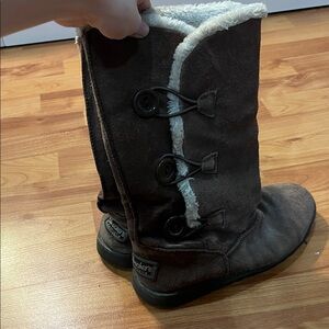 Skechers Australia Dark Brown Boots with Cream Lining